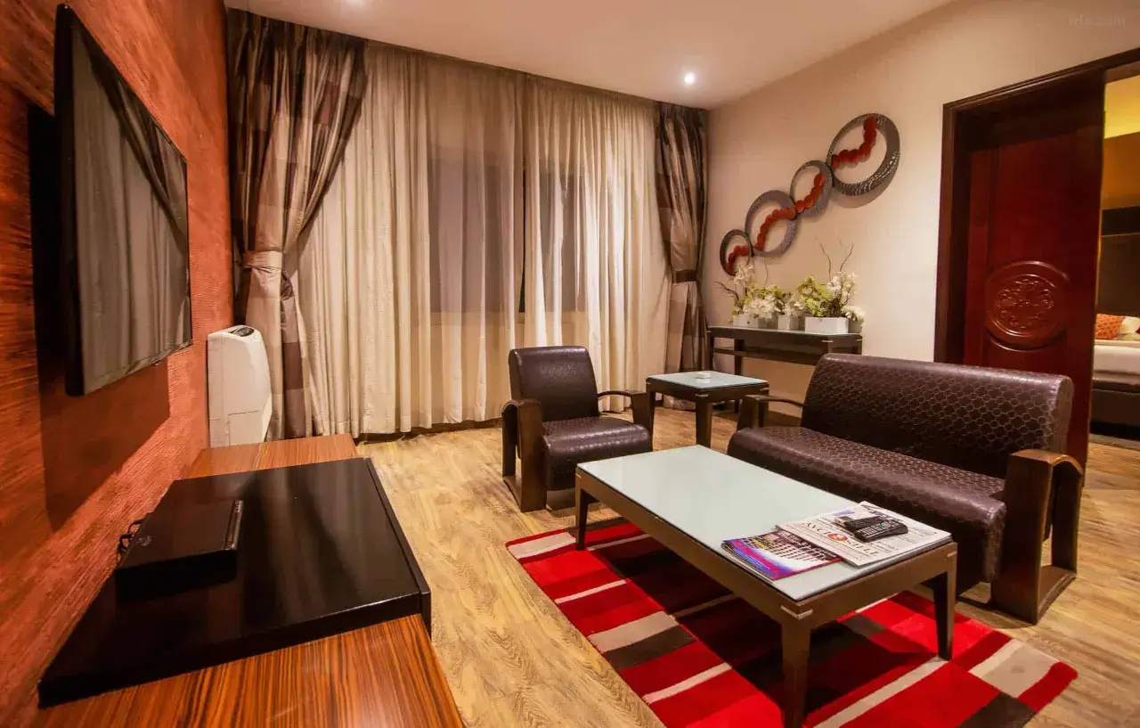 /web/uploads/116/The Regent Luxury Suites/room-photos/Presidential /regent3.jpg